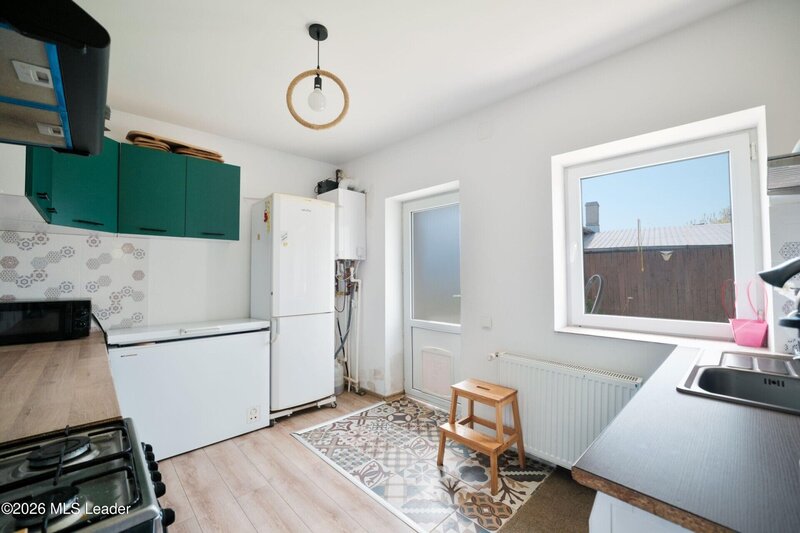 Branesti- Islaz Inchiriere casa mica, cu suflet, la curte,