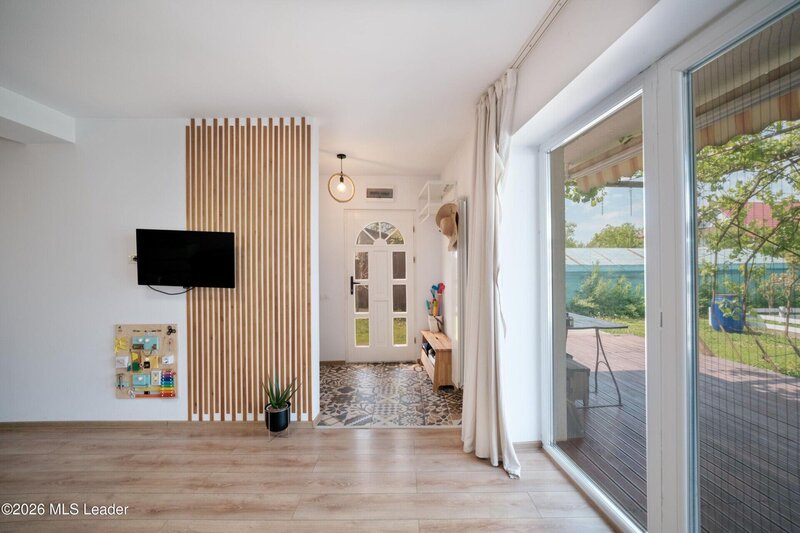 Branesti- Islaz Inchiriere casa mica, cu suflet, la curte,